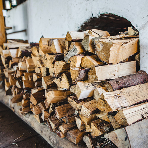 Dry Seasoned Firewood For Wood burning Fireplaces